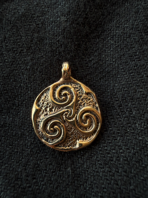 Britt's Triskel – bronze - Image 3
